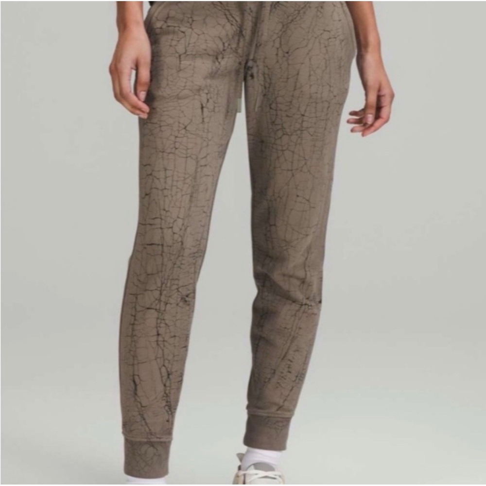Lululemon Warm Down High-Rise Jogger Womens 4 Grey Crackle Print Excellent